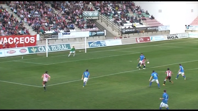 Un momento del partido Zamora-Real Oviedo