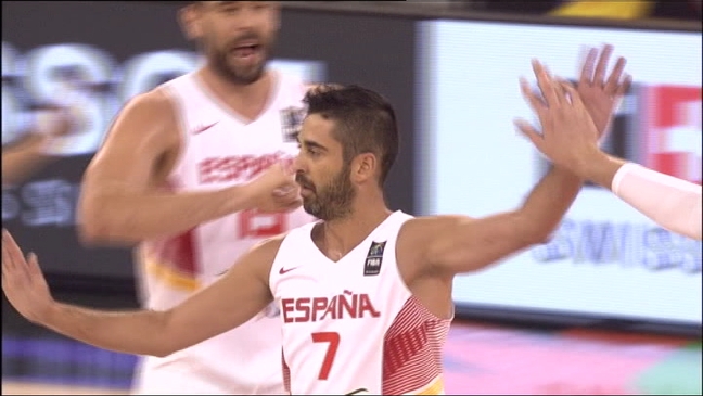 Navarro celebra una canasta en un partido del mundial 2014 ante Francia