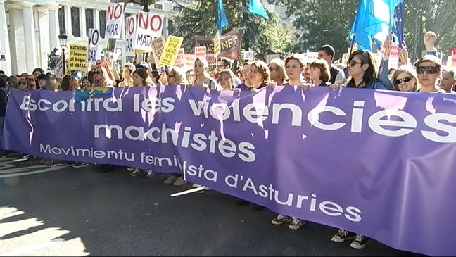 Protesta en Oviedo contra la violencia de género