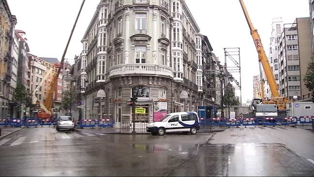  Los comerciantes de las calles cortadas en Oviedo auguran un mal fin de semana de ventas