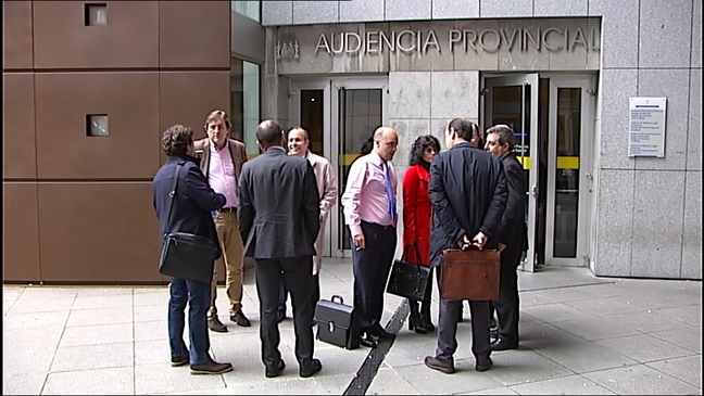 Abogados del caso Renedo frente a los juzgados de la Audiencia Provincial