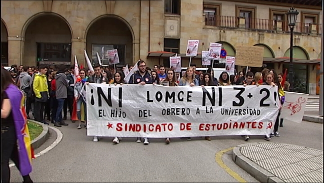 Protesta de los estudiantes por la LOMCE