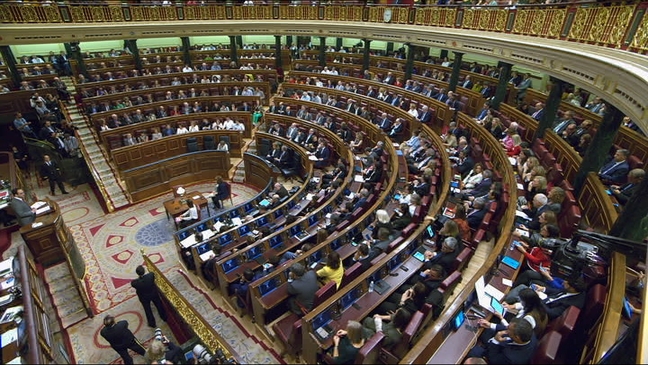 Al menos 12 de los 84 diputados del PSOE votarán mañana 'no' a Rajoy