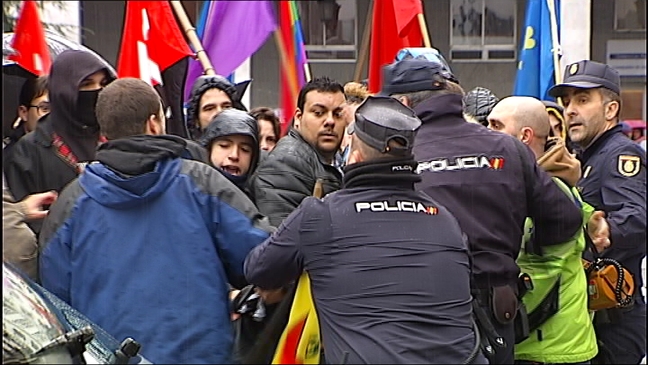 Altercados en la manifestación estudiantil con grupos de extremistas