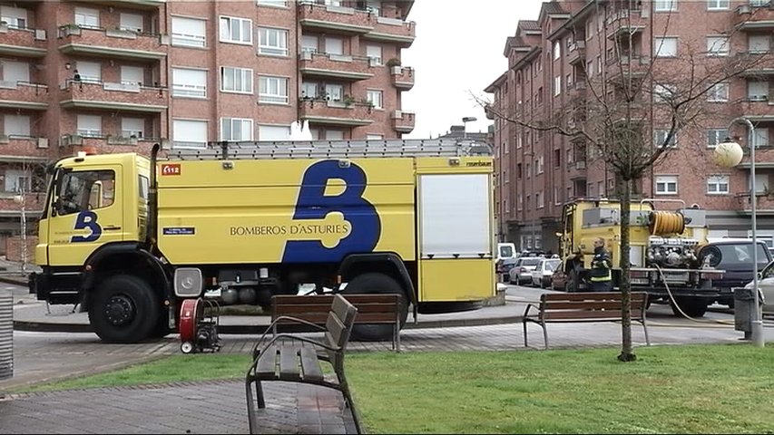 Camión de bomberos en el lugar del suceso