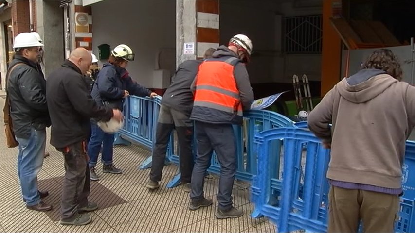    Comienza el desescombro del edificio de Pumarín