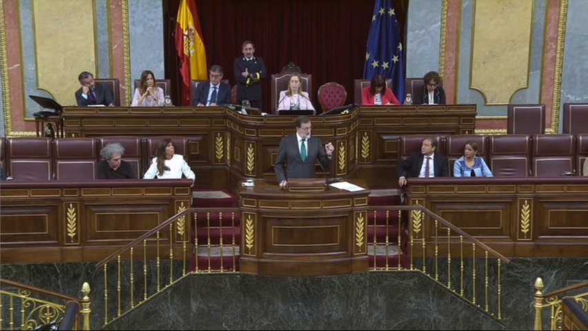 Rajoy comienza su réplica acusando al PSOE de hacer un 'cuadro siniestro'