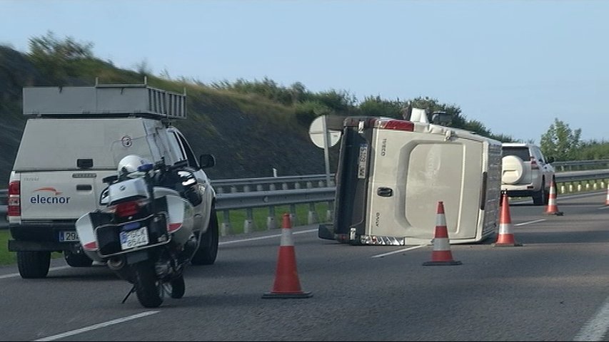 Un Accidente En La Autovia Del Cantabrico Corta El Trafico Durante Casi Media Hora Noticias Rtpa