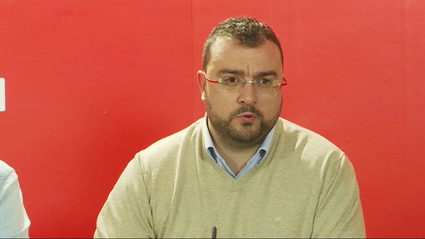 El secretario general de la Federación Socialista Asturiana (FSA-PSOE), Adrián Barbón