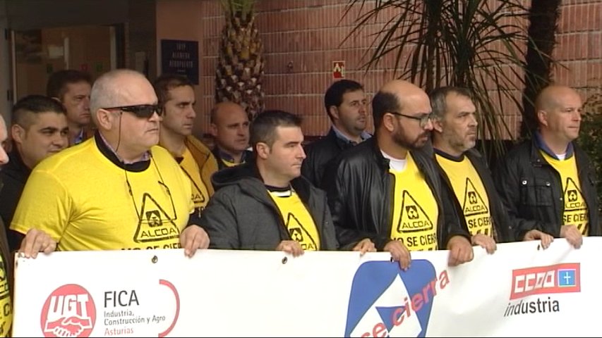 Representantes de los trabajadores de Alcoa Avilés