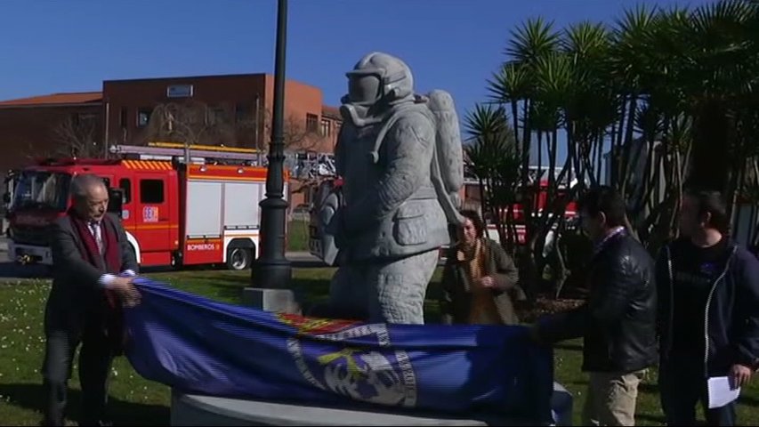 Inauguración de la estatua a Eloy Palacio