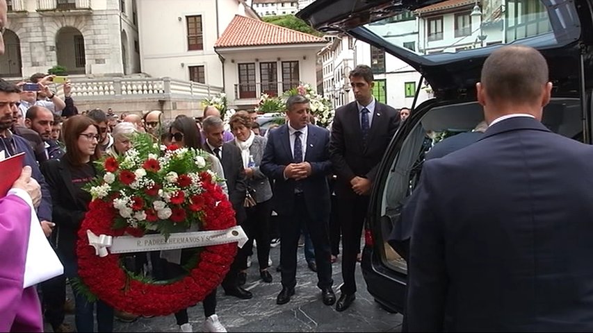 Funeral en Cudillero por David Carragal