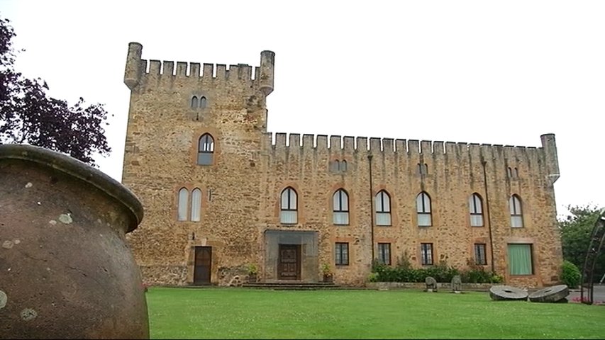 Castillo de San Cucao en Lugo de Llanera