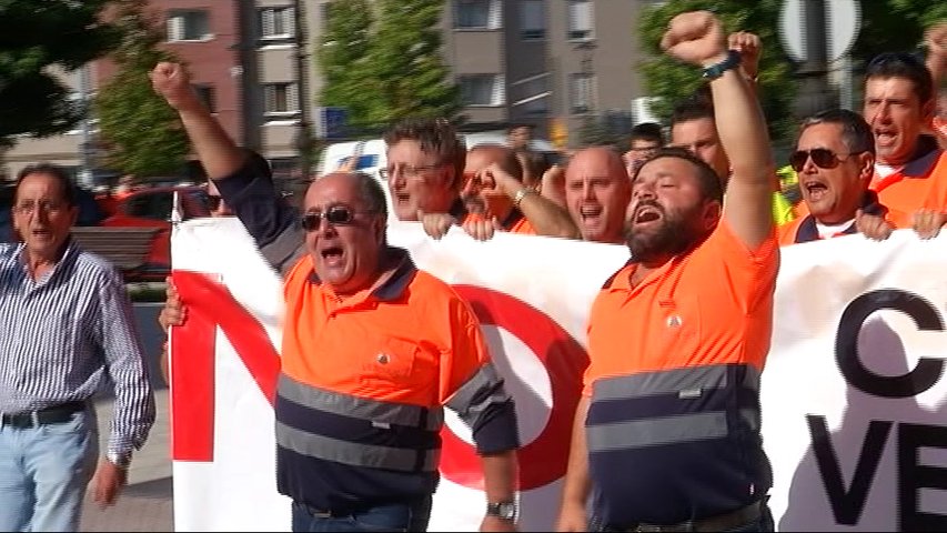 Trabajadores de Vesuvius aceptan la invitación al partido del Langreo, en lucha