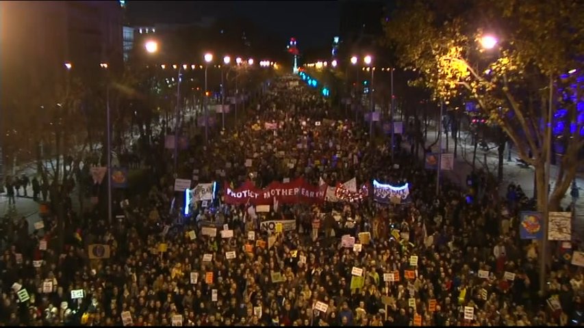 Miles de personas participan en la Marcha por el Clima de Madrid