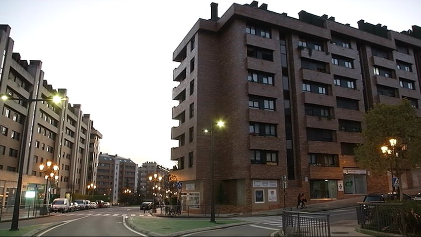  Desalojan un edificio de Oviedo a causa de un incendio en una cocina