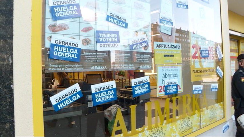 Huelga de Supermercados en Asturias, establecimiento Alimerka