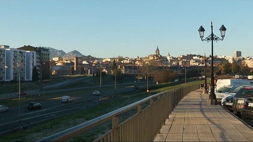 Activado el protocolo anticontaminación en Oviedo/ Entrada de Oviedo por la autopista Y