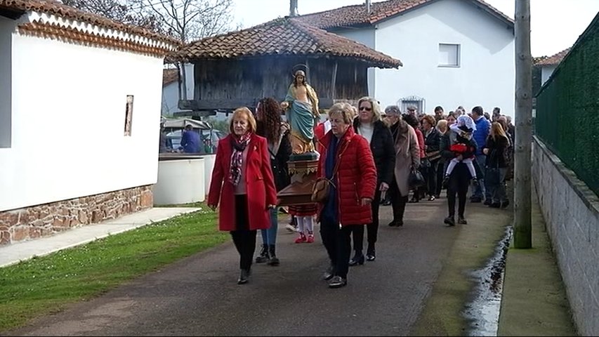 Procesión de Santa Águeda en Bozanes