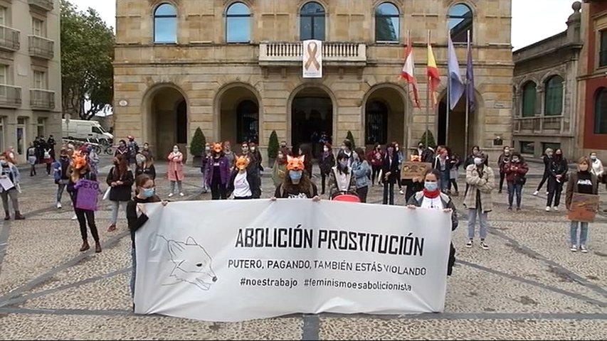 Manifestantes piden la abolición de la prostitución en Gijón