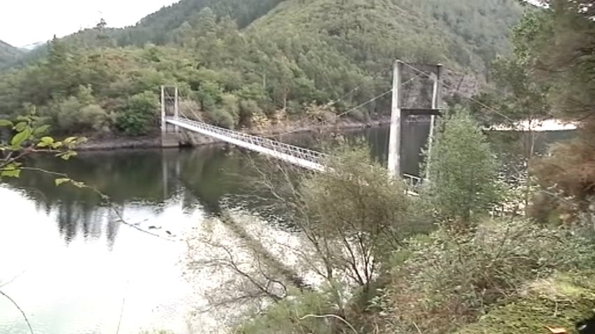 Puente colgante de Illano