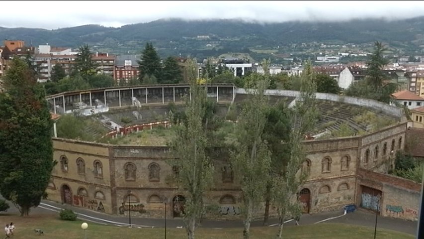 La plaza de toros de Oviedo en ruinas