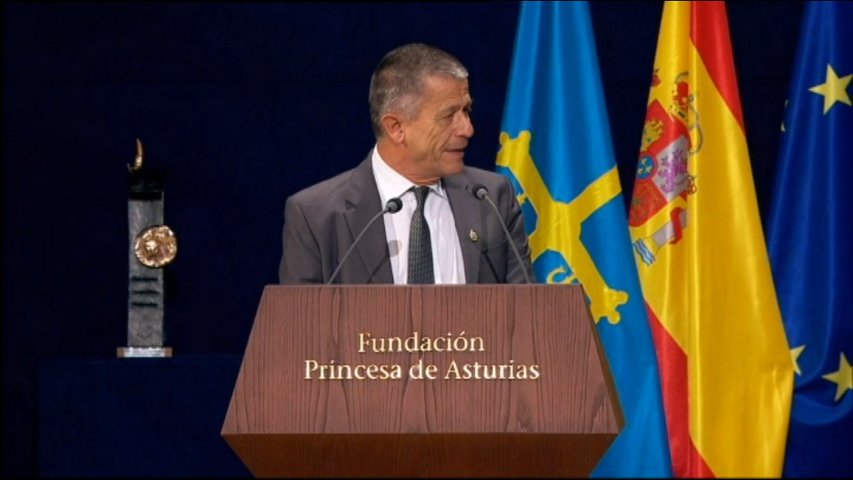  Emmanuel Carrère, Premio Princesa de Asturias de las Letras, durante su discurso con motivo de ceremonia de entrega de Premios Princesa 2021