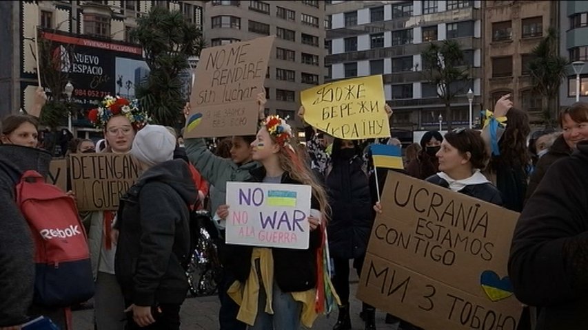 Manifestación de ucranianos en Asturias