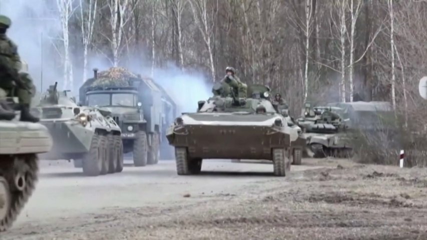 Tanques rusos en su invasión a Ucrania