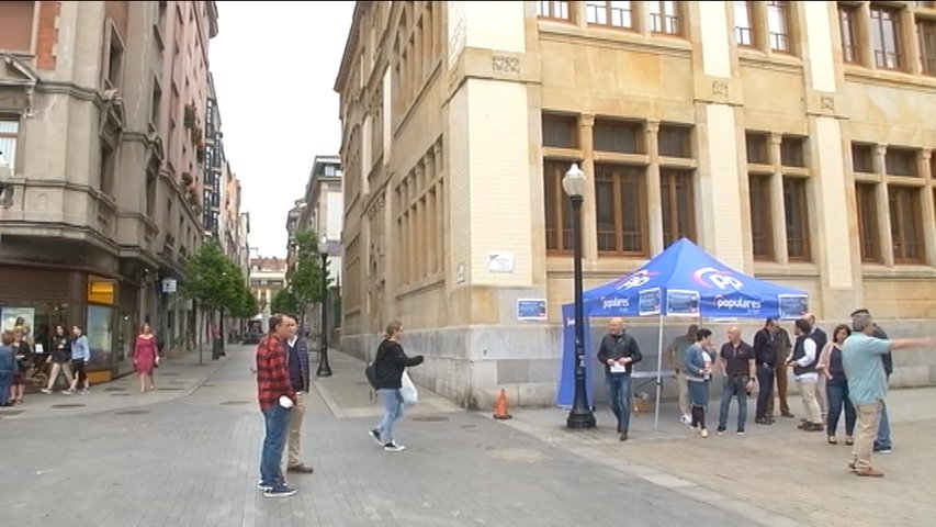 El PP local inicia la campaña 'Un euro para recuperar El Muro'