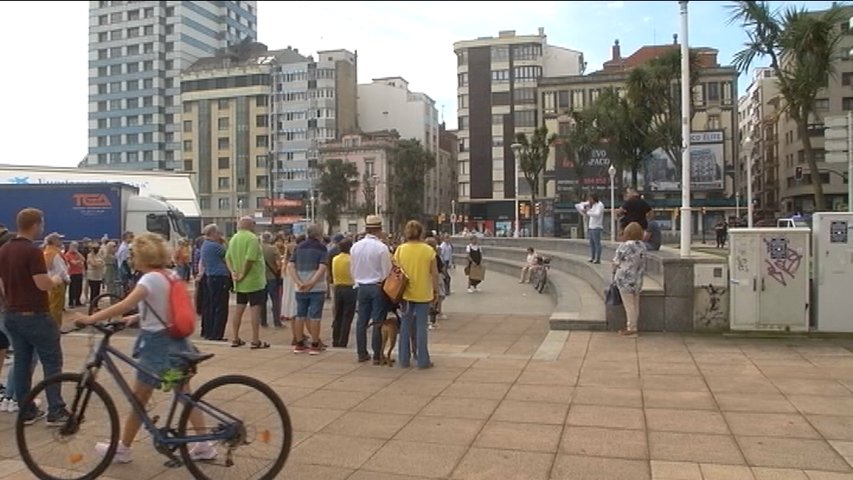 Concentración a favor de la restitución del tráfico tal como estaba antes de la covid en el Paseo del Muro