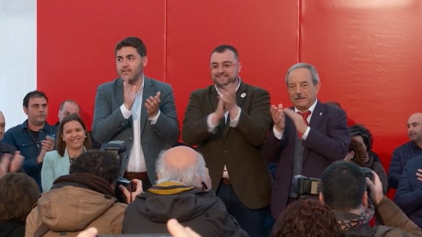 Barbón en un mitin del PSOE, donde ha anunciado que se presenta a la reelección como presidente del Principado