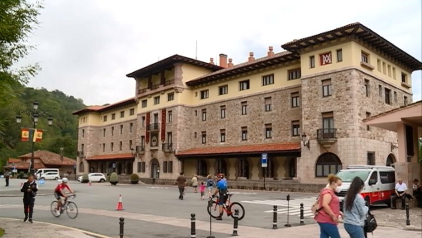 Hostal Favila, uno de los edificios más emblemáticos del Real Sitio de Covadonga