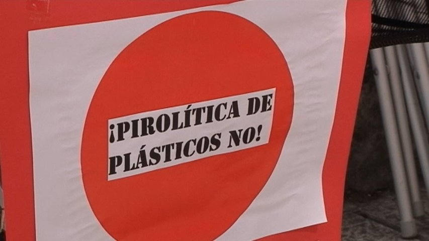 Cartel contra la planta de pirólisis en Noreña