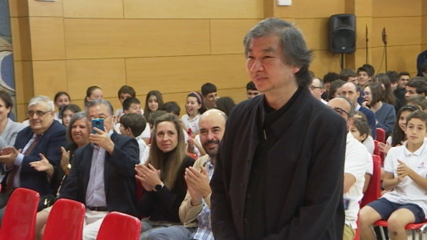 Shigeru Ban dice que todas las profesiones deben afrontar los retos de los desastres naturales