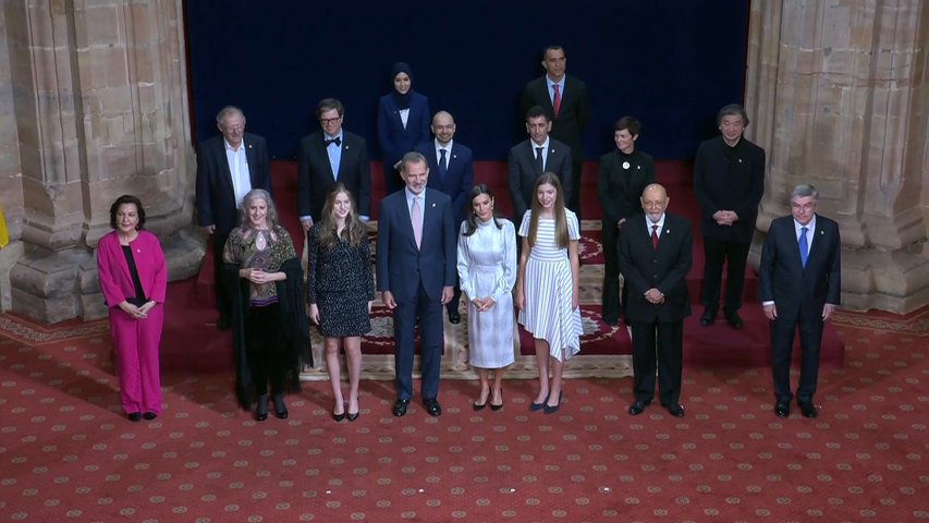 Los reyes, la princesa Leonor y la infanta Sofía, reciben a los galardonados con los Premios Princesa de Asturias