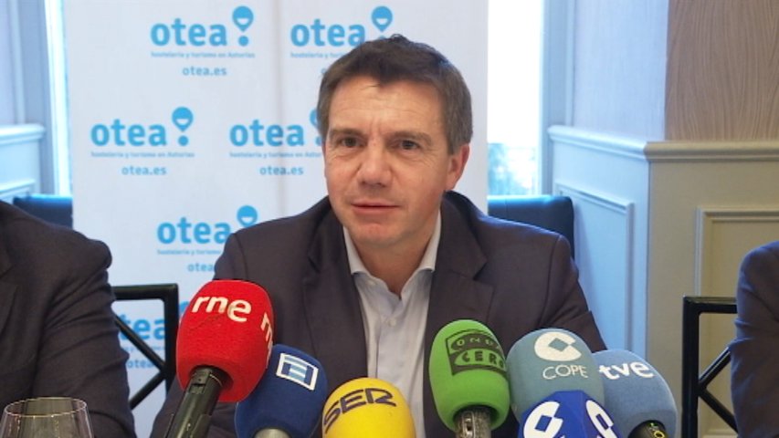 El presidente de Otea, Jose Luis Álvarez Almeida, en rueda de prensa