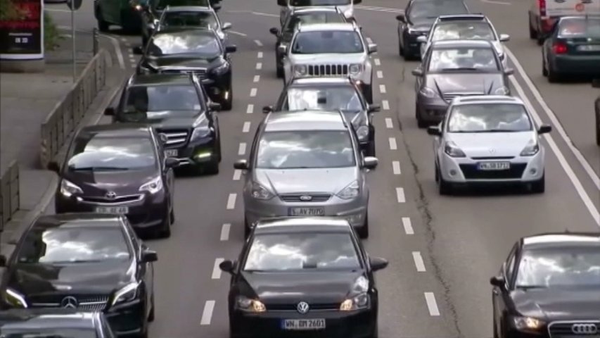 Caravanas en la entrada a una gran ciudad española