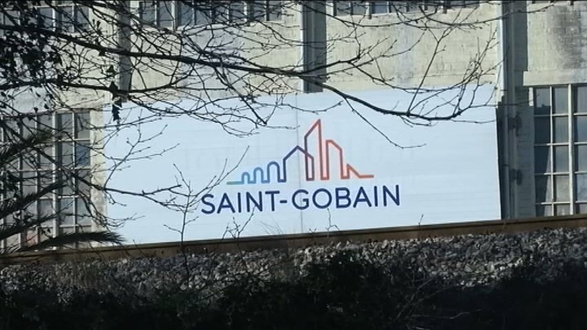 Cartel de Saint-Gobain en Avilés