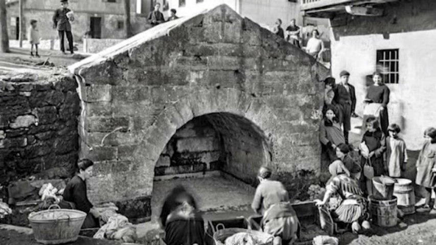 La fuente de Foncalada es el único edificio civil conservado del Reino de Asturias