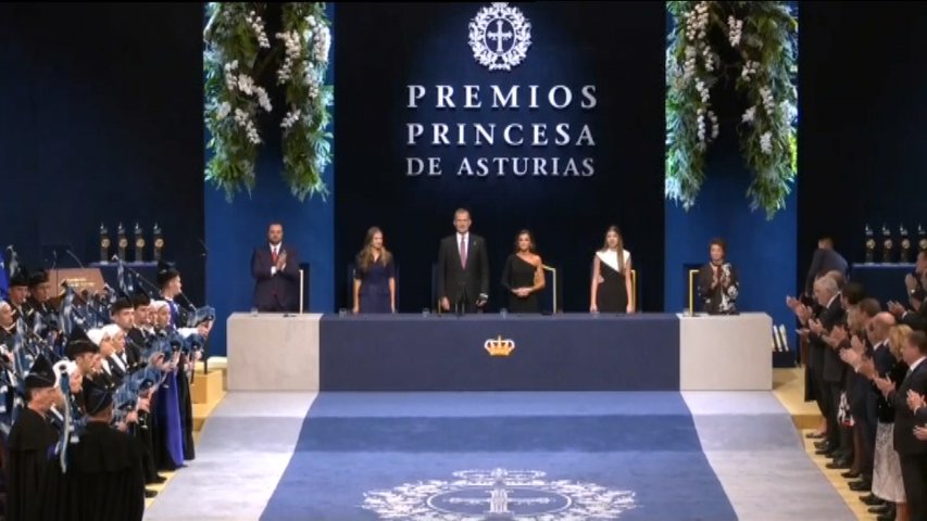 Los reyes, la princesa Leonor y la infanta Sofía presiden la ceremonia de entrega de los Premios Princesa de Asturias