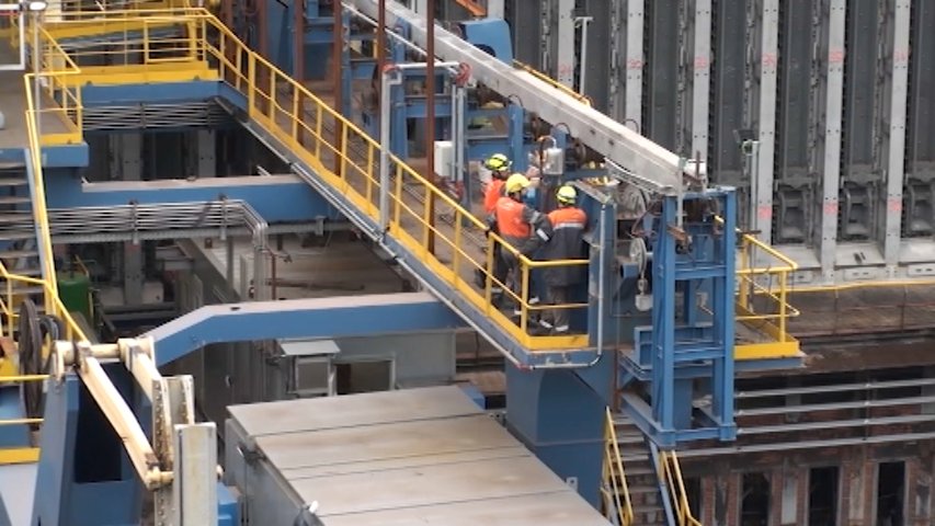 Interior de una de las naves de ArcelorMittal