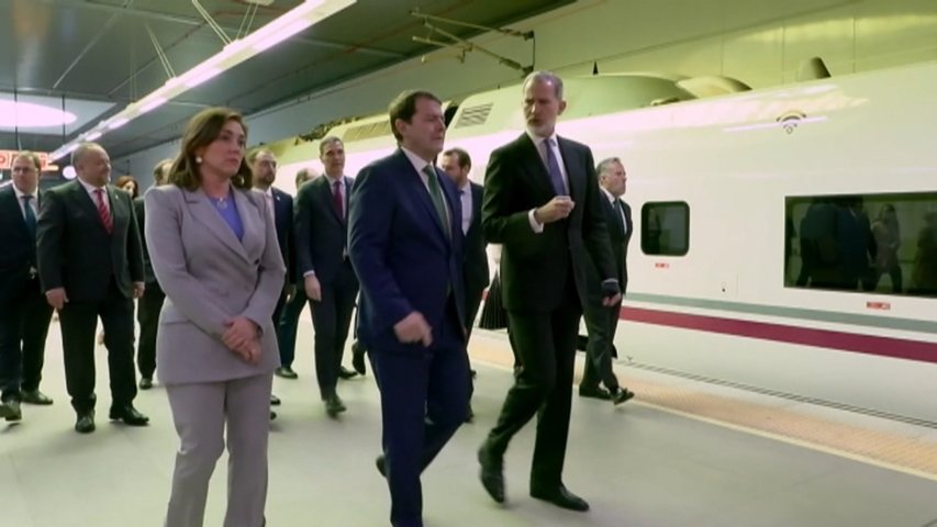 El rey visita Asturias en la apertura de la Variante