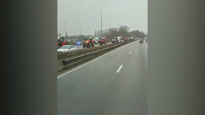 Transportistas asturianos piden al Gobierno que intervenga ante las protestas de los agricultores en Francia