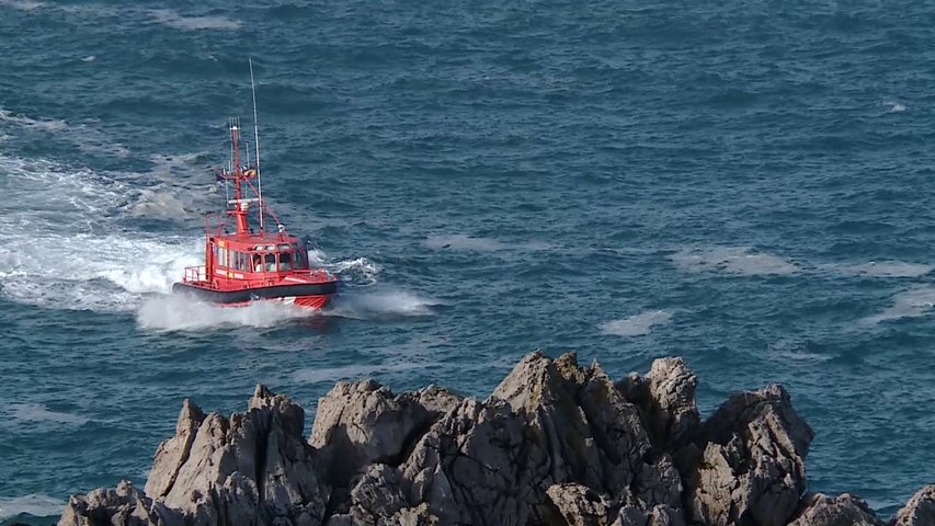 Continúa la búsqueda del hombre desaparecido frente a los bufones de Llanes