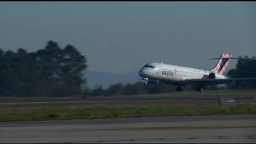 Un avión de Volotea aterrizando en Ranón