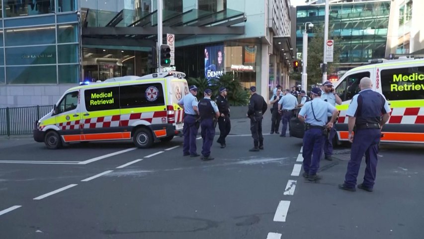 Coches de la policía tras un ataque a un centro comercial de Australia