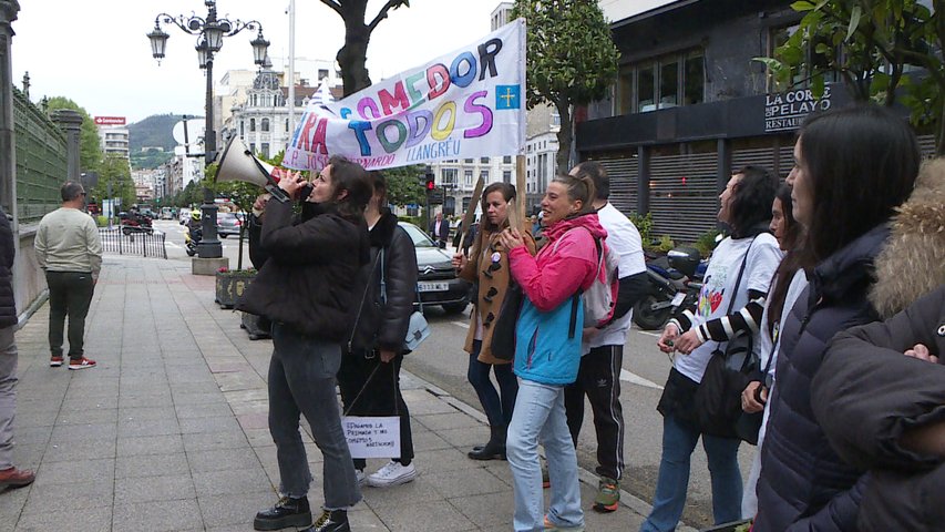 Nueva protesta por la subida del comedor escolar en el CP José Bernardo