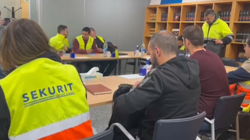 Los trabajadores de Sekurit Saint-Gobain mantienen los paros convocados a partir de mañana