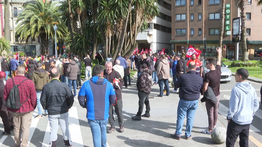 Concentración en Gijón por la mejora del convenio en el sector del metal